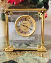 Vintage Seth Thomas Brass Glass Floating Quartz Mantel Clock Illusion Desk Works