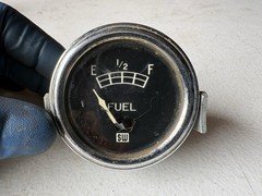 Vintage Stewart Warner SW Electric Fuel Gauge 2-18” Hot Rod Flathead SCTA 6-26