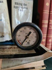 Vintage USG Iron Cross Oil Pressure Gauge Part # 47518 Copper Tubing & Connector