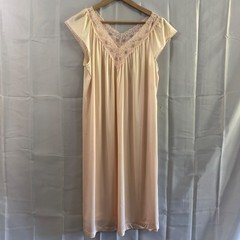 Vintage Vanity Fair Nightgown Pink Lace V-Neck Cap Sleeve Innocent Sexy USA S