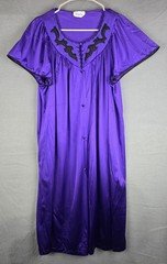 Vintage Vanity Fair Nylon Nightgown Woman Large Button Front Lace Sleepwear