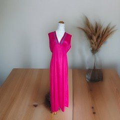 Vintage vibrant fuchsia Nightgown With striking teal Strip V-neck  Size Med EUC