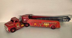 Vintage WYANDOTTE TOYS Hook & Ladder Fire Truck - All Metal Products Co. 1950's