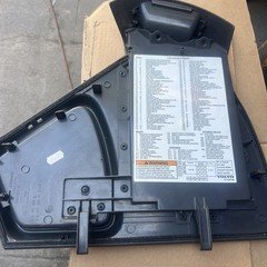 Volvo VNL FUSE COVER Dash Panel - P/N: 20584430 /OEM