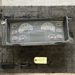 Volvo VNL Instrument Cluster Speedometer Tachometer Gauges 21350962-P01