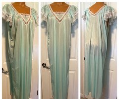 VTG 70's DURELLE LINGERIE BLUE NYLON W/ RUFFLE LACE TRIM NIGHTGOWN SZ 42 (XL)