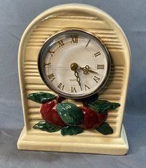 Vtg Ceramic Speckled Tan Arched Red Apple Table Top Clock Quartz Farmhouse