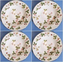 Wedgwood Wild Strawberry Rim Soup Bowl Plate 8 Inch (4) Bowls w/tag Made In UK