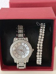 Womens Silver-Tone Rhinestone Roman Numeral Quartz Watch & Bracelet Set Box