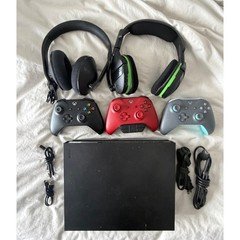 Xbox One X 1TB Console Bundle 3 Controllers 2 Headsets Power Cord Model 1787