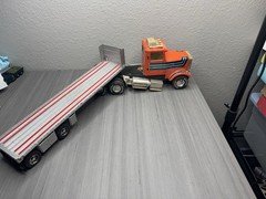 Y-129 VINTAGE NYLINT PRESSED STEEL TIMBER TRANSPORT SEMI TRUCK AND TRAILER SET!