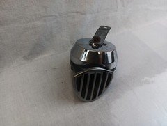YAR TON CLASSIC HORN WITH CASING AND MOUNTING BRACKET CH 5 0602 01